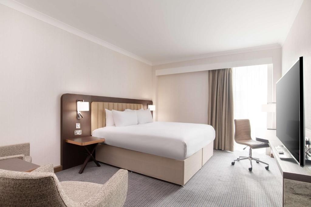 Hilton Gatwick Airport Park And Stay www.booking.com