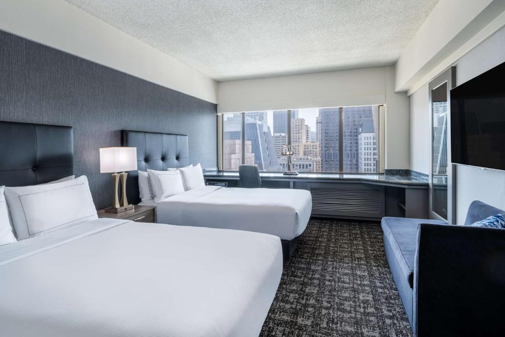 Hilton San Francisco Financial District - 双双床和城市视图的豪华双层房间