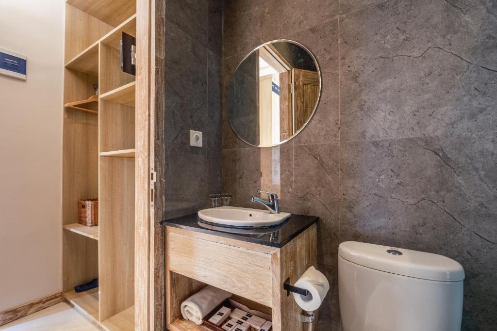 DEJAVU 2.0 HOTEL BAJO KOMODO - Çift Kişilik Oda - Dağ Manzaralı