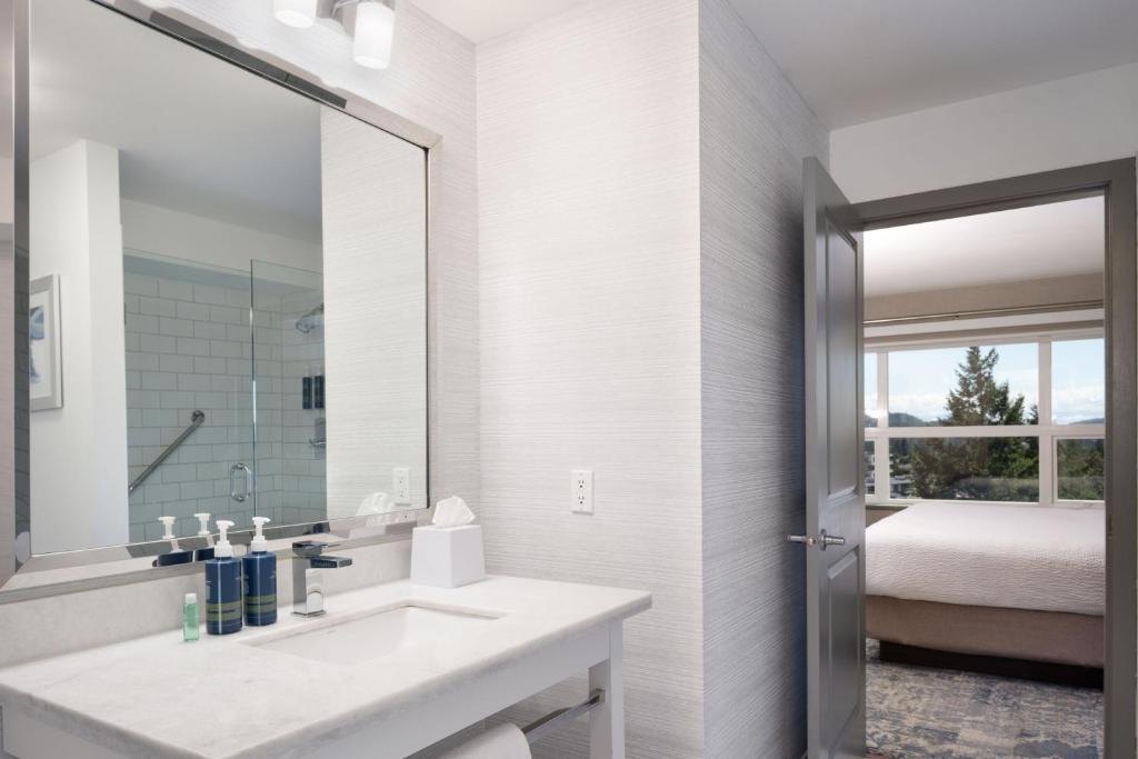 Four Points by Sheraton Victoria Gateway - Resim 3