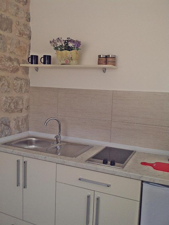 Kotor Kelly Apartments - 10