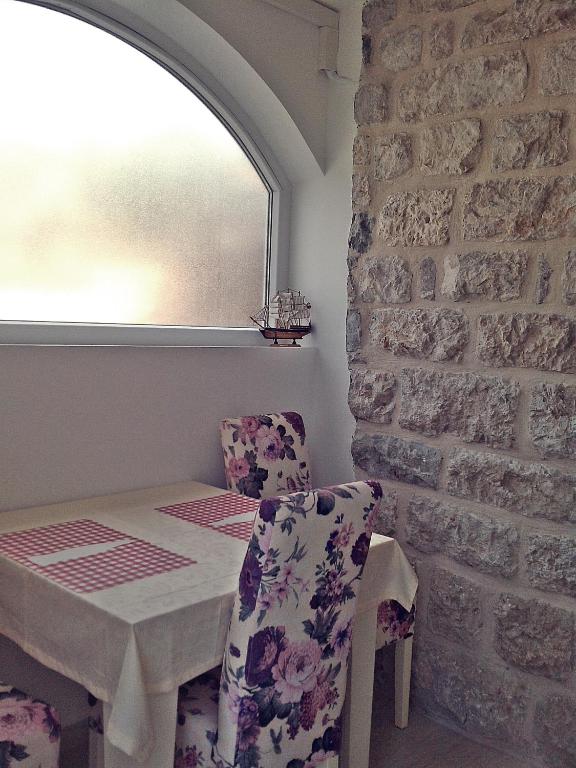 Kotor Kelly Apartments - 8