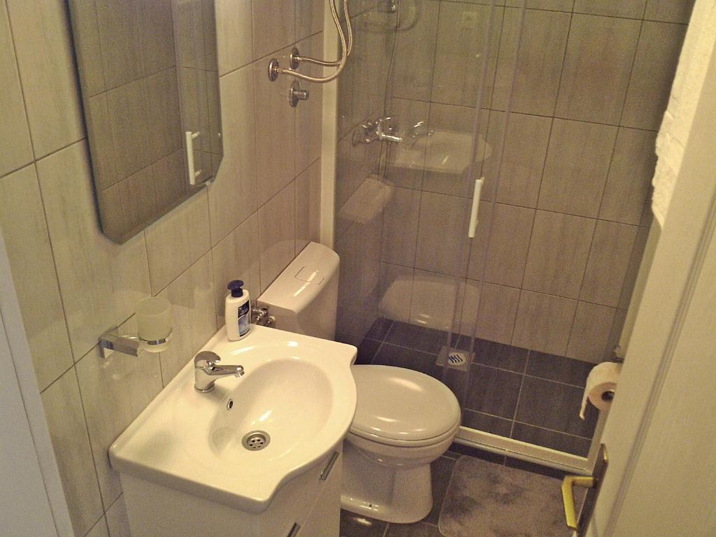 Kotor Kelly Apartments - 12