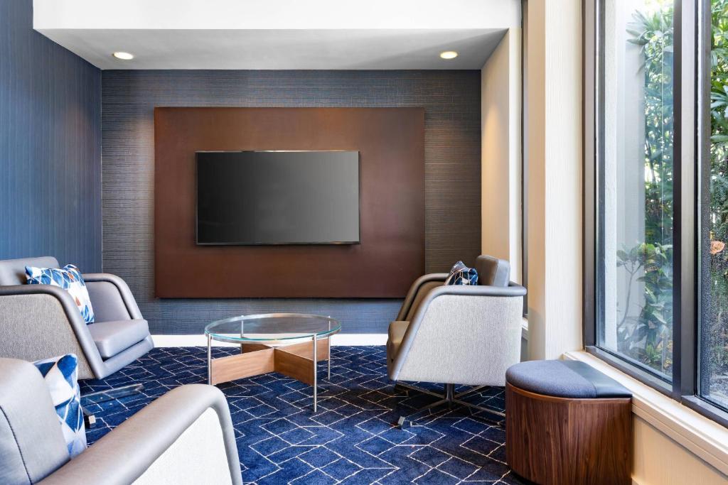 Courtyard by Marriott West Palm Beach photo