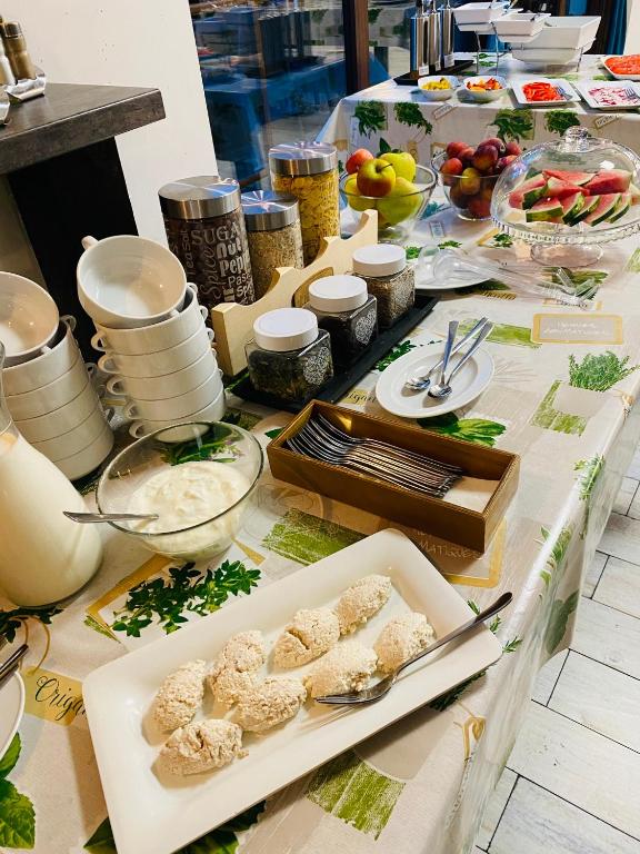 Old Tree Home & Restaurant - 3