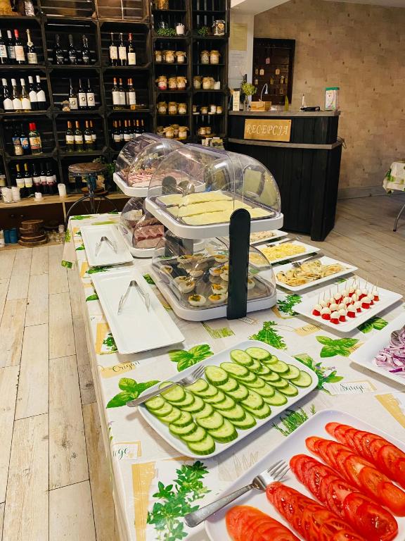 Old Tree Home & Restaurant - 6