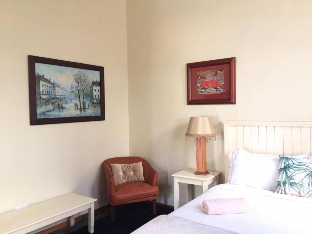 Tom's Place Guest House - Comfort Queen Room