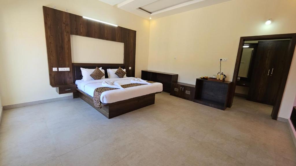 Postel nebo postele na pokoji v ubytování TIO -THE INDIAN ORIGIN HOTELS & RESORTS - Yercaud