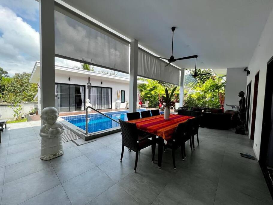 Bazén v ubytování Villa Darring 4 chambres piscine nebo v jeho okolí