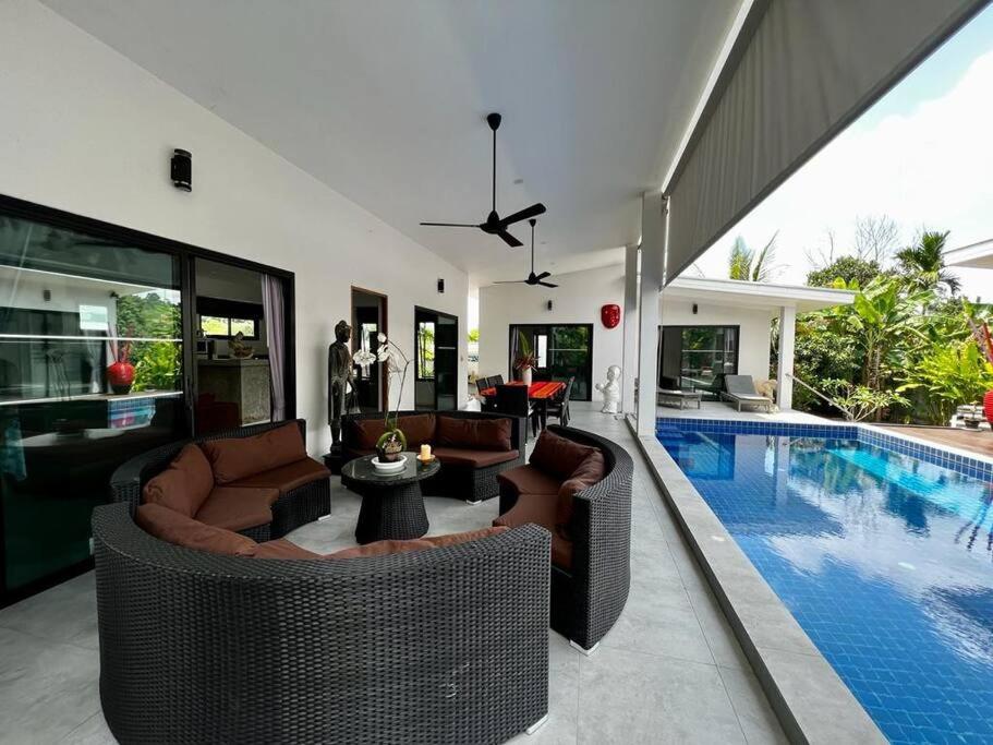 Bazén v ubytování Villa Darring 4 chambres piscine nebo v jeho okolí