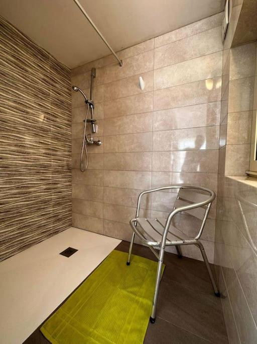 Fotografie z fotogalerie ubytování Cozy, Spacious 3 Bedroom Maisonette, 6 to 9 ppl, 1 min walk from Seafront v destinaci Marsaxlokk