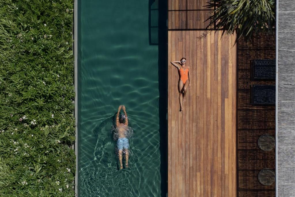 Bazén v ubytování A - Luxury Villas nebo v jeho okolí