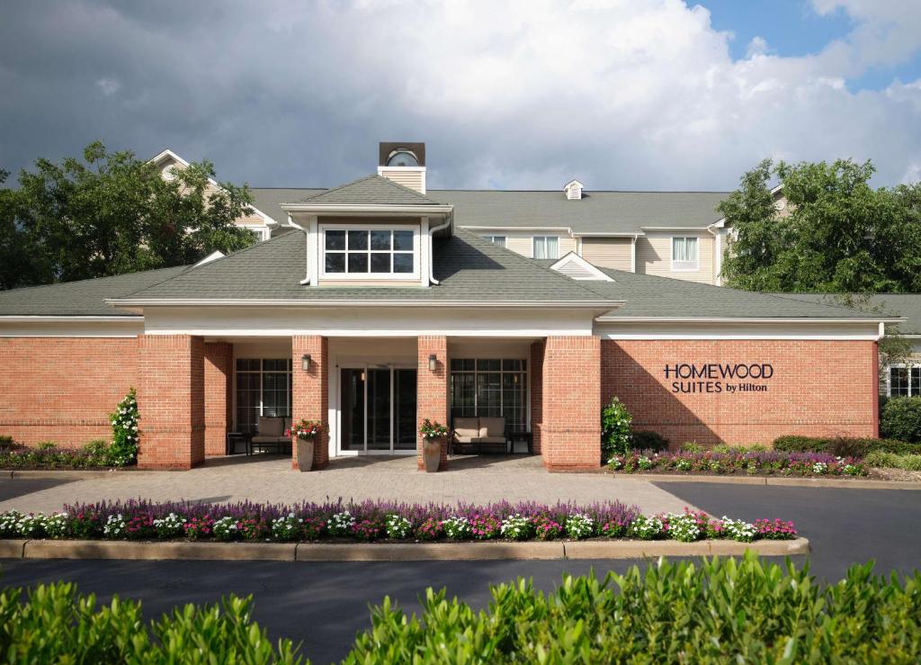 Una representación del frente del edificio del Centro Infantil Lynda. en Homewood Suites by Hilton Somerset, en Somerset