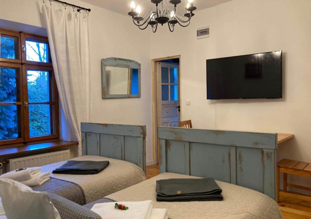 Pensjonat Halicz - Twin Room With Private Bathroom