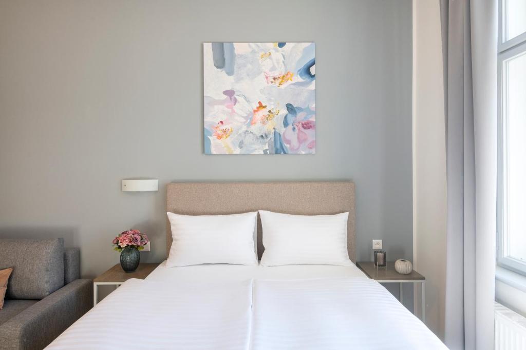 Hidden Art Boutique Residence by Dwellfort - 17