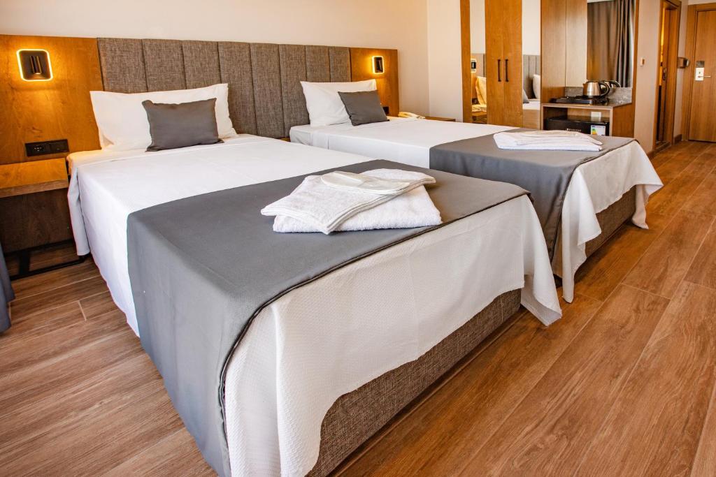 لابی و فضای عمومی Grand Business Hotel - تصویر ۵