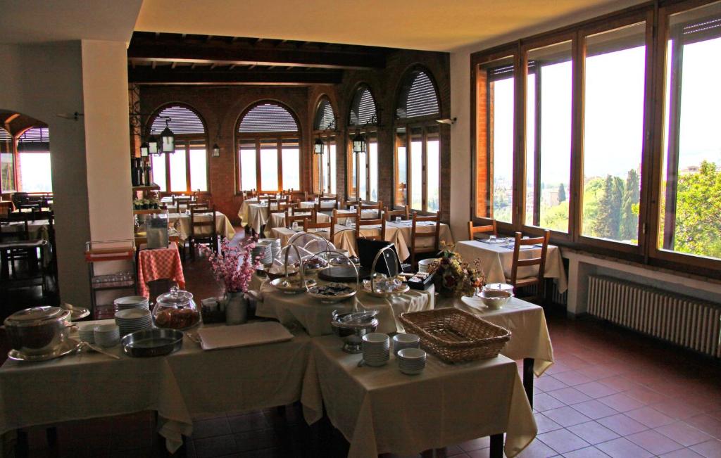 Restaurace v ubytování Hotel La Cisterna