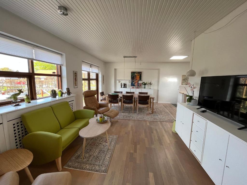Dapur atau dapur kecil di Hus og have i Herning, 100 kvm ialt