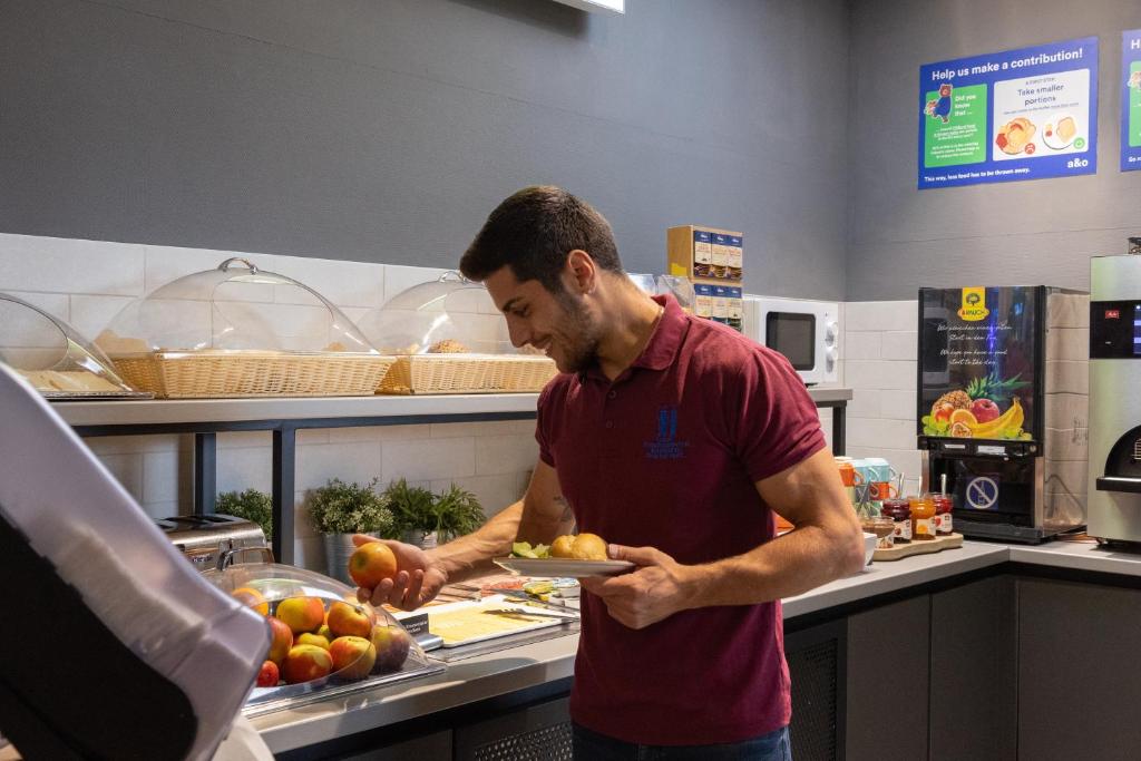 a&o München Hauptbahnhof - Resim 36