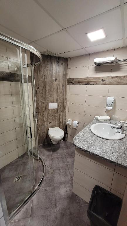 Kúpeľňa v ubytovaní euroHOTEL Sosnowiec Kazimierz
