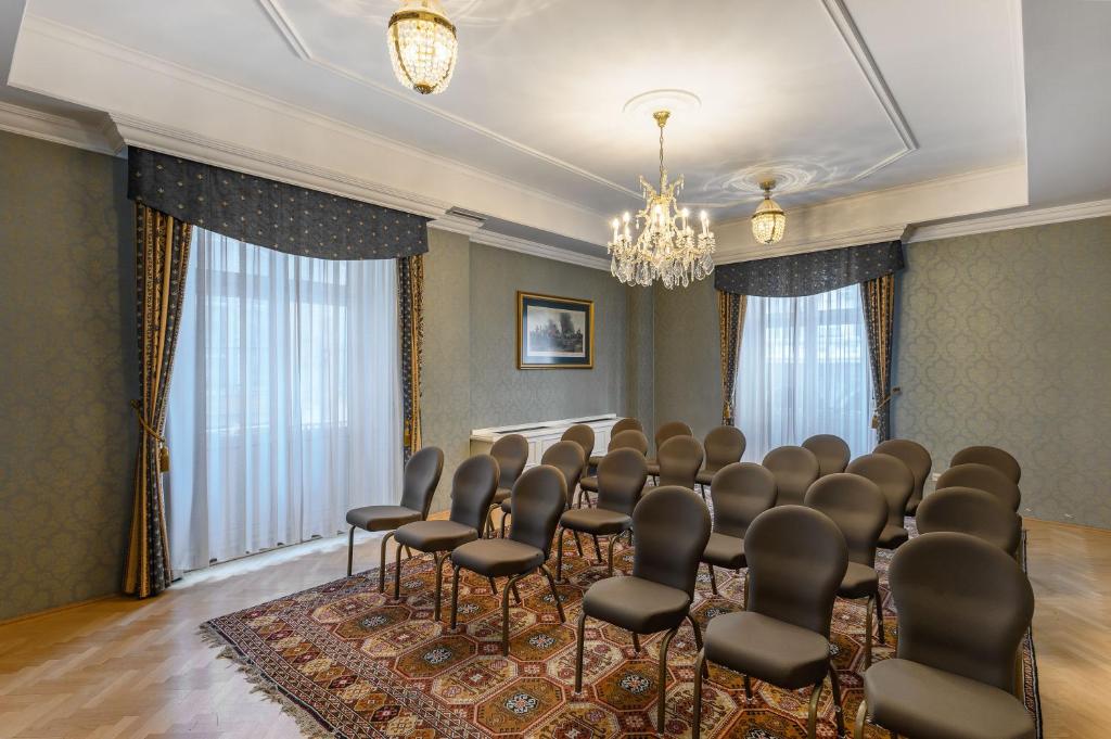 Danubius Hotel Astoria City Center - Resim 7