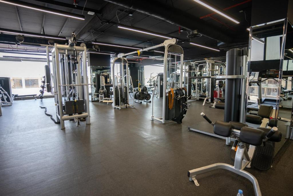 Fitness centrum a/nebo fitness zařízení v ubytování Rosemond Al Hamra