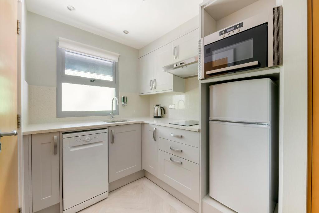 Pine Lake Resort - Studio Apartment
