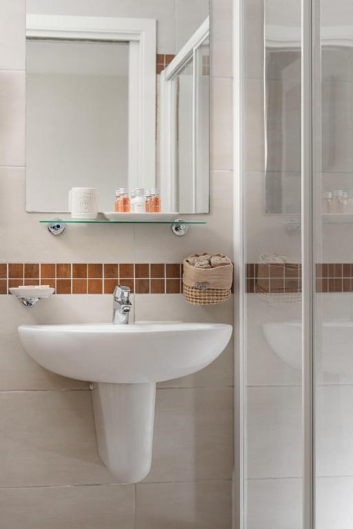 Hotel Embassy - Resim 9