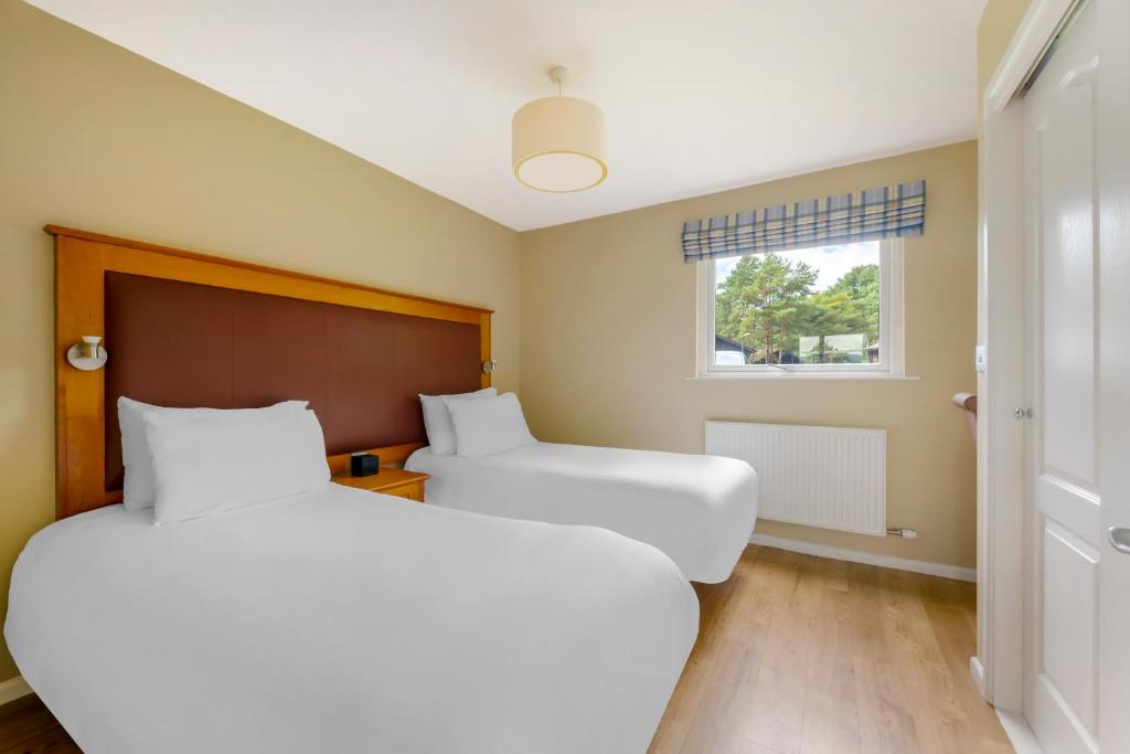 Pine Lake Resort - Two-Bedroom Lodge