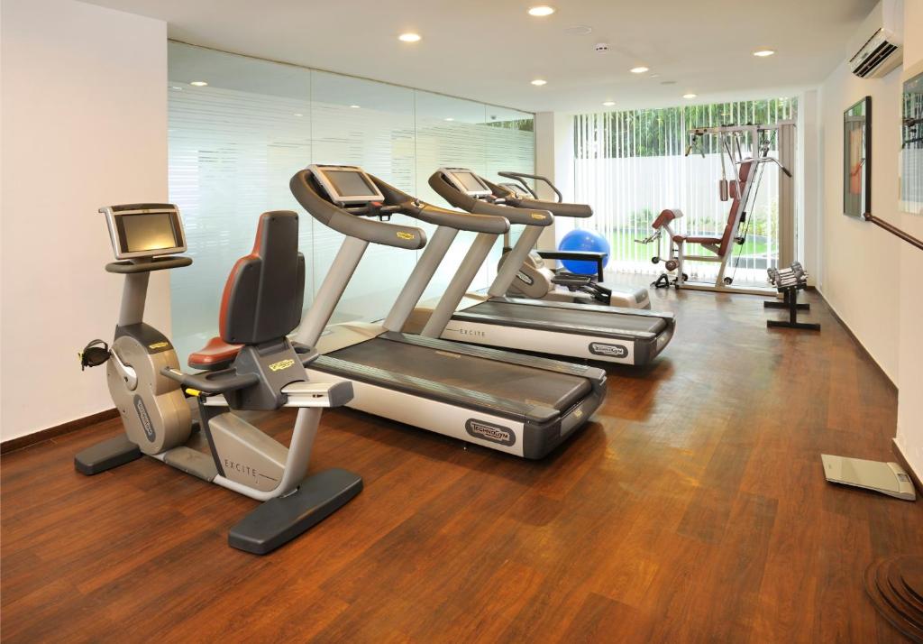 Fitness centrum a/nebo fitness zařízení v ubytování Four Points by Sheraton Ahmedabad