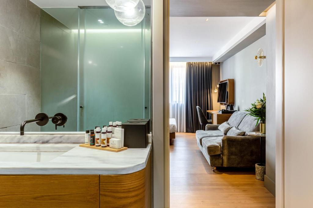 Bob W Eolou - Resim 5