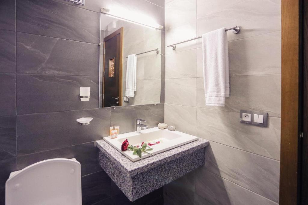 Koupelna v ubytování HOTEL MAKARIM TETOUAN