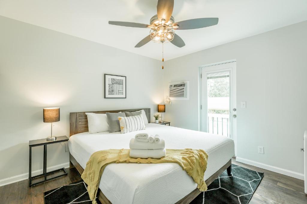 08 The Evans Room - A PMI Scenic City Vacation Rental - Studio
