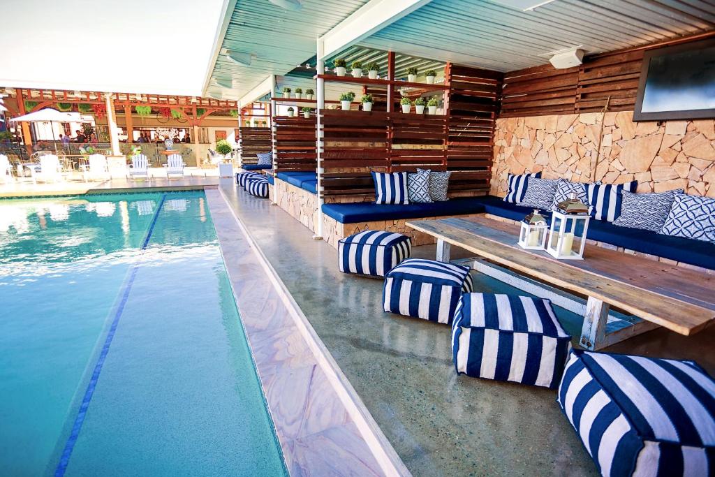 Bazén v ubytování Rambutan Resort nebo v jeho okolí