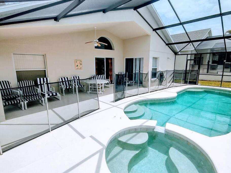 Highgate Park Villa with private Swimming Pool., Davenport (updated