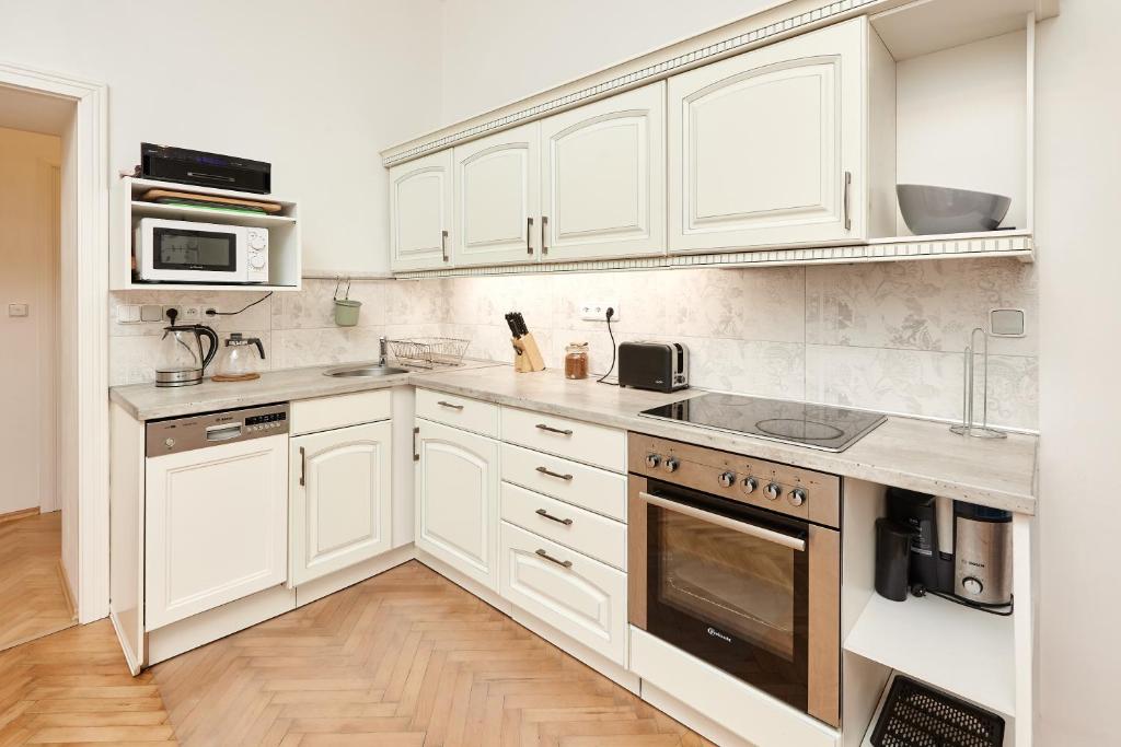 Room & Parking Assistance - 4