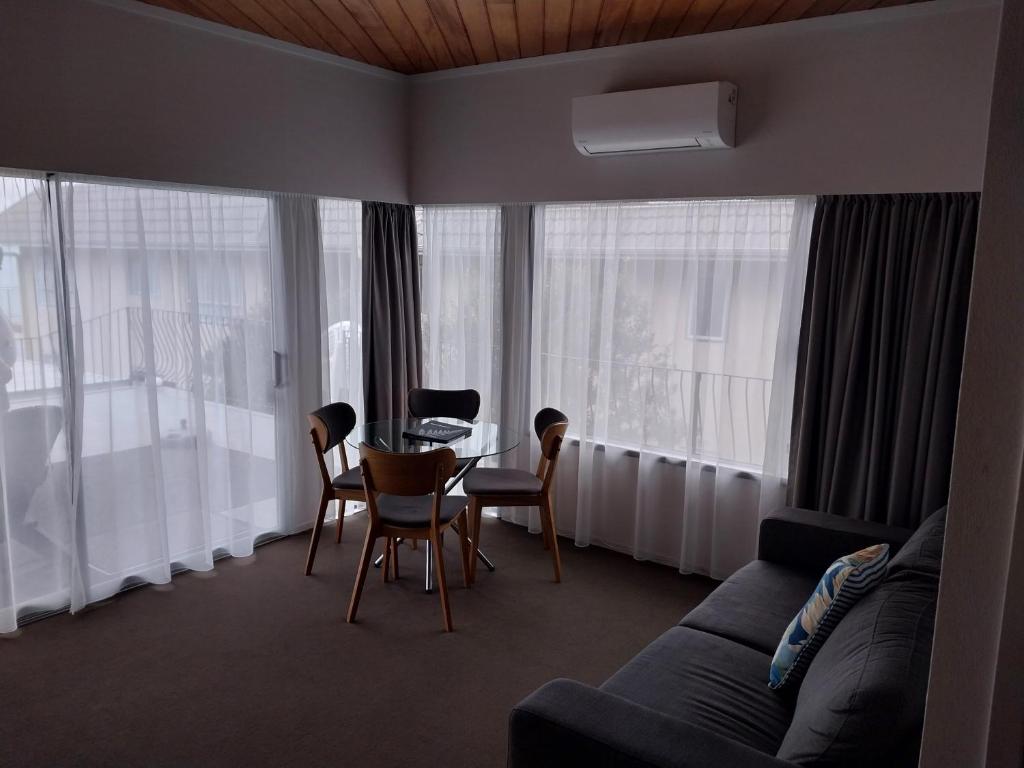 Posezení v ubytování Bayview Motel