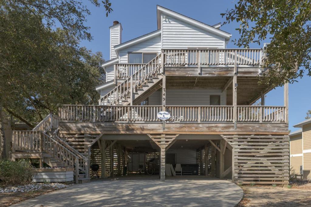 1761 Flip Flops and Tree Tops by Resort Realty, Corolla (updated