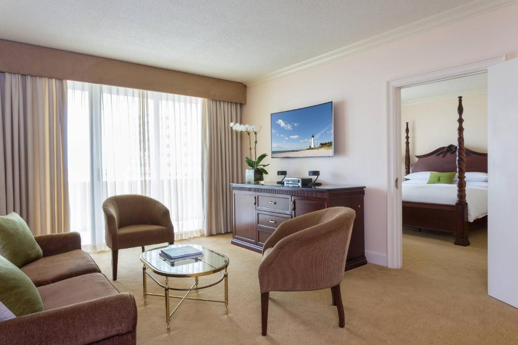 TV a/nebo společenská místnost v ubytování JW Marriott Miami