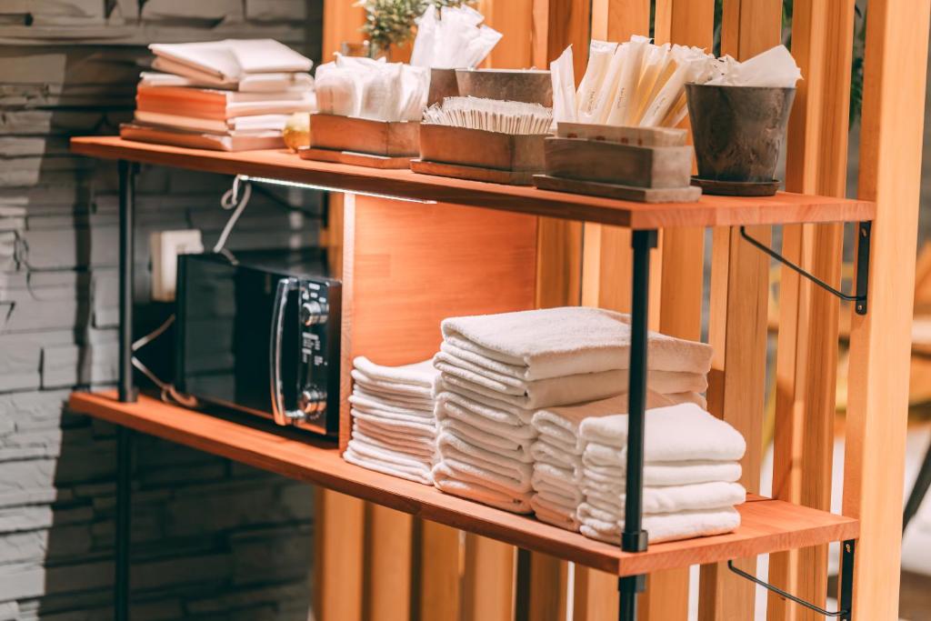 Příslušenství pro přípravu čaje a kávy v ubytování R Hotel Honmachi