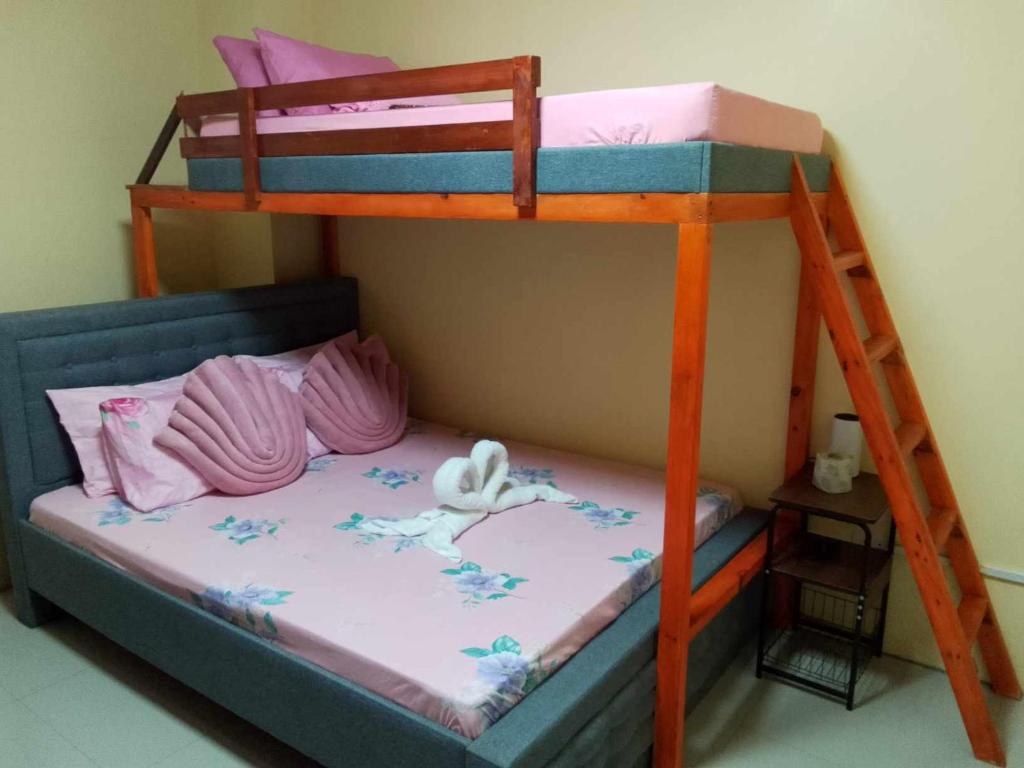Aussie Inn Baguio City Direct - Chambre Familiale Avec Salle De Bain Privée