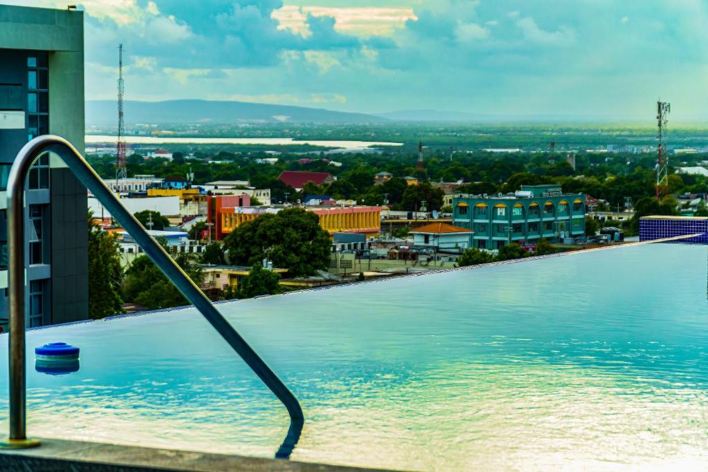 Luxury Kingston Apt Pool and free parking, Kingston (updated prices 2024)