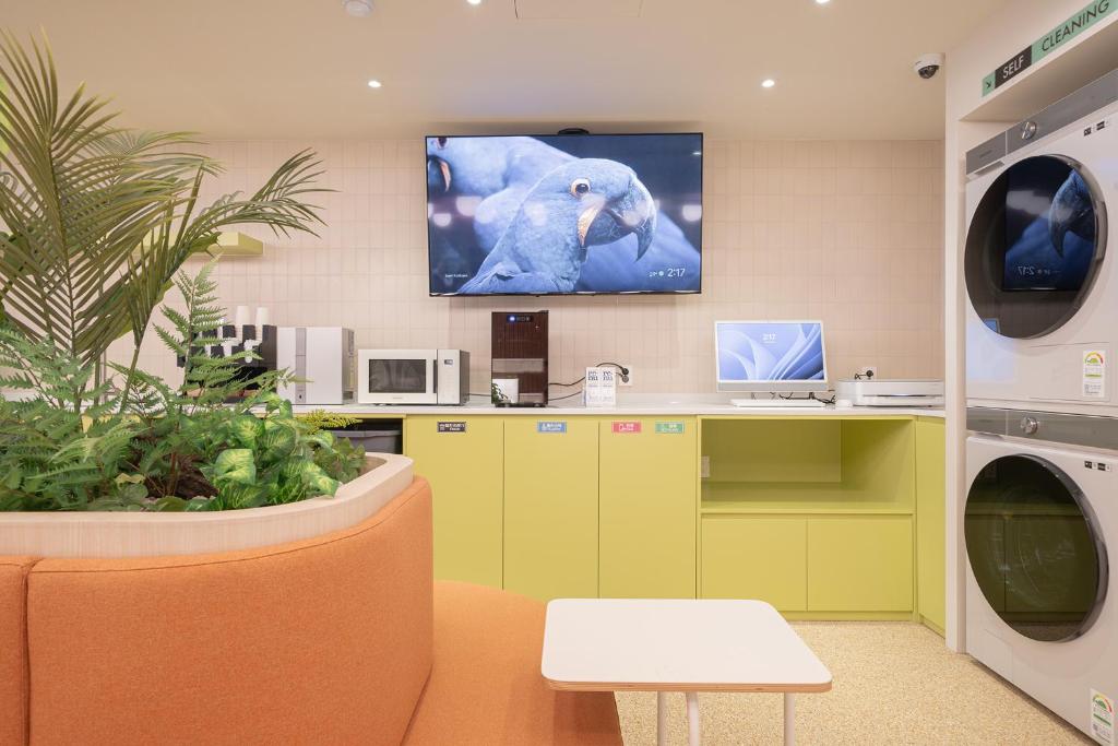 Kuchyň nebo kuchyňský kout v ubytování Workers Hotel Ansan by Aank