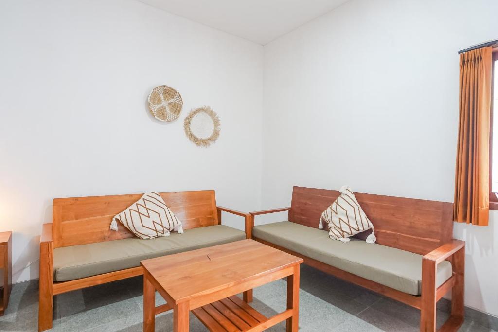 Posezení v ubytování Maisaba Coliving Cempaka