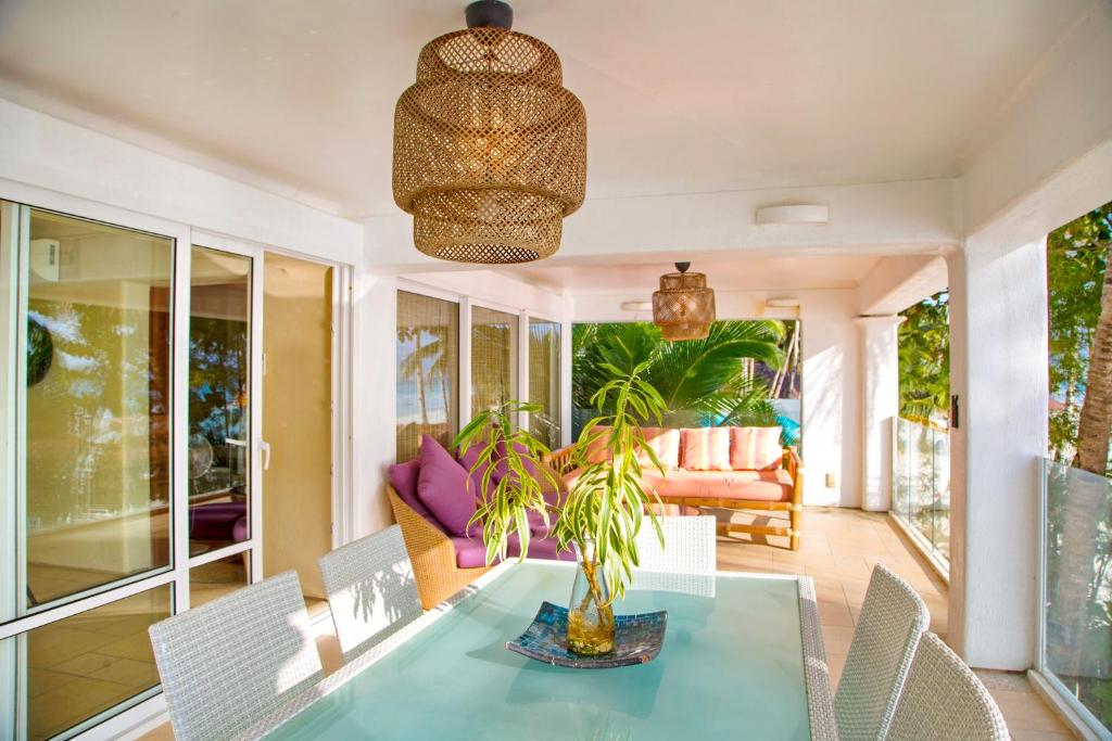 Posezení v ubytování Mayumi Beach Villa