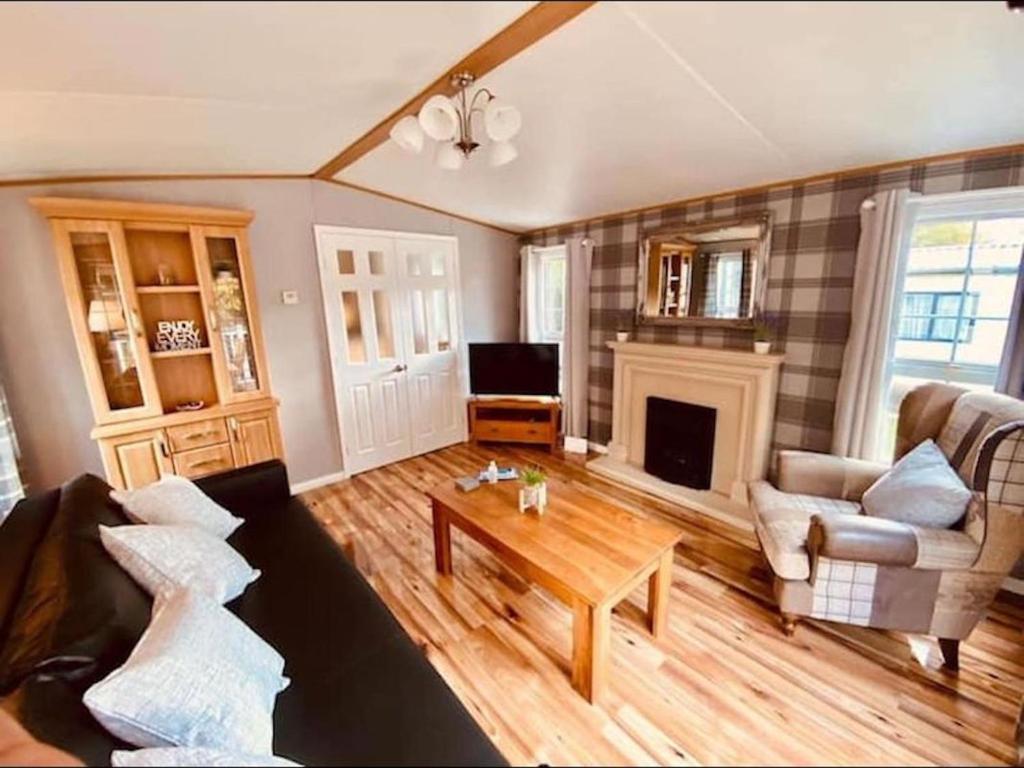 Leaf Lane Lodge Hot Tub Retreat (GB Morpeth)