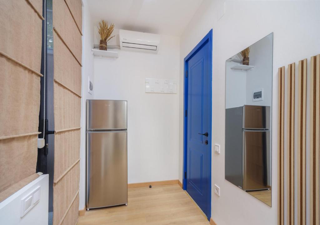 لابی و فضای عمومی Done's apartment - تصویر ۵