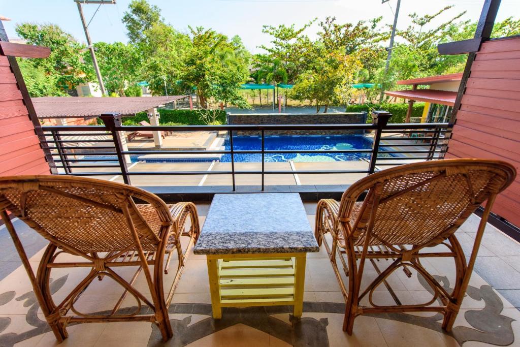 Baan Grood Arcadia Resort & Spa - Vista A La Piscina De Lujo