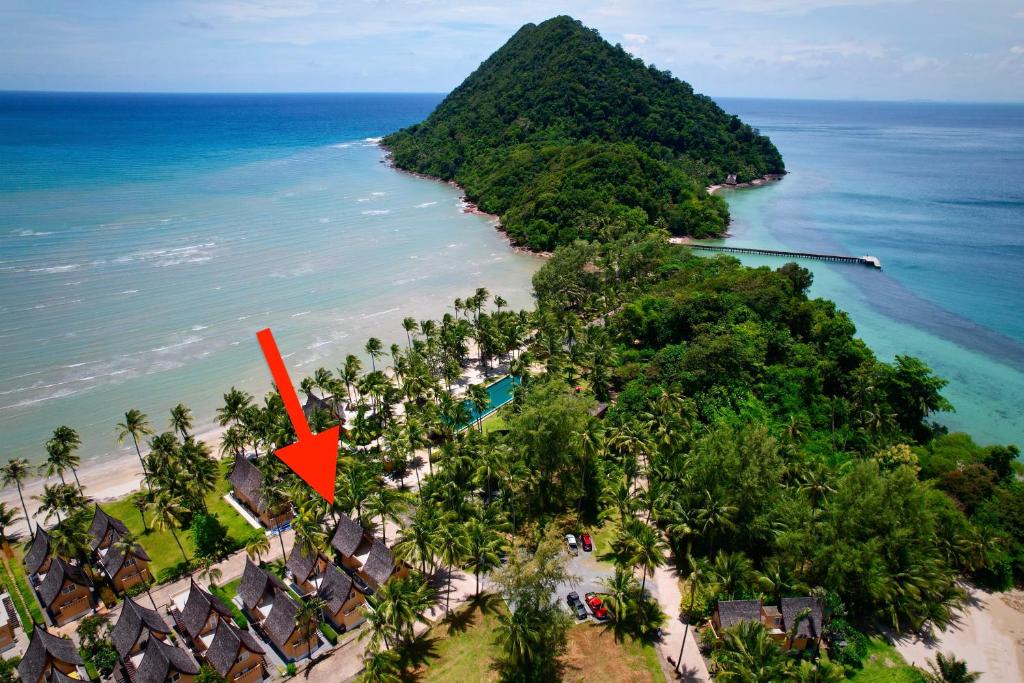 Utalay Koh Chang Villas - Three-Bedroom Villa With Sea View
