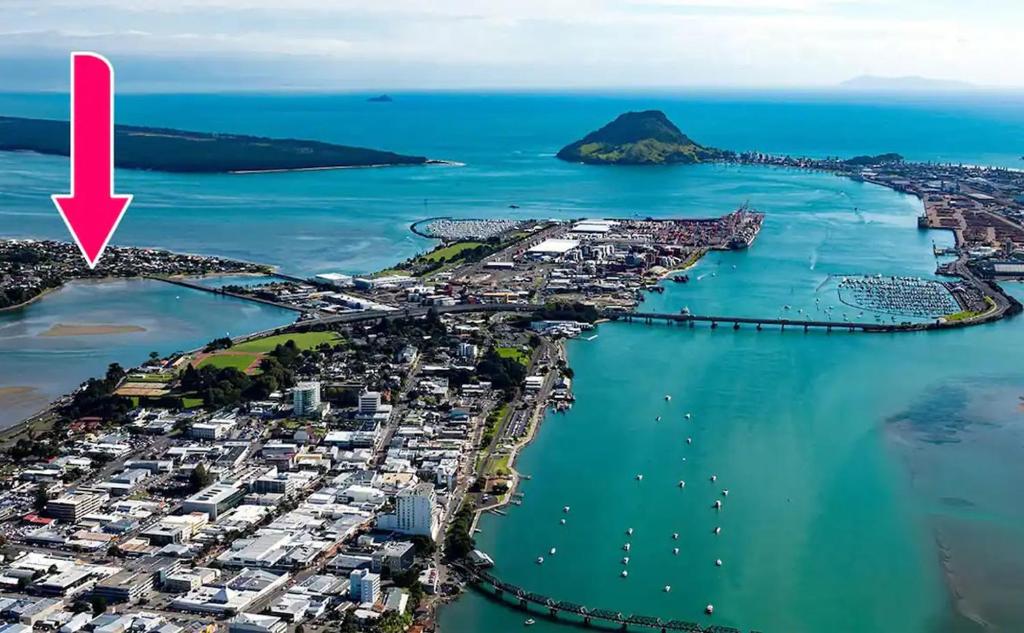 Tauranga - Big, beautiful Villa on the water! - Resim 11